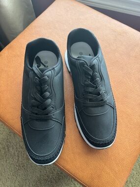 Men's Black Casual Lace-Up Sneakers